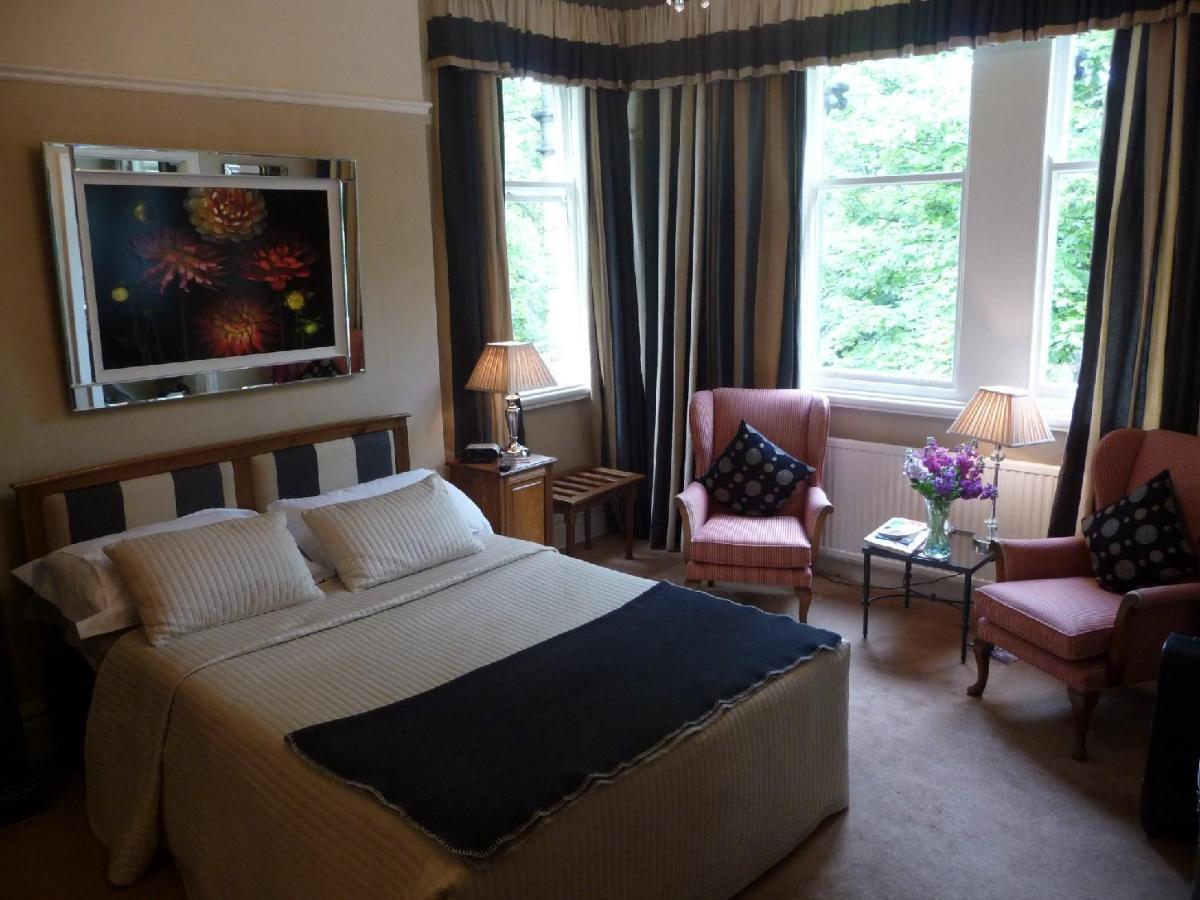 Bed and Breakfast Alexandra Court à Harrogate Extérieur photo